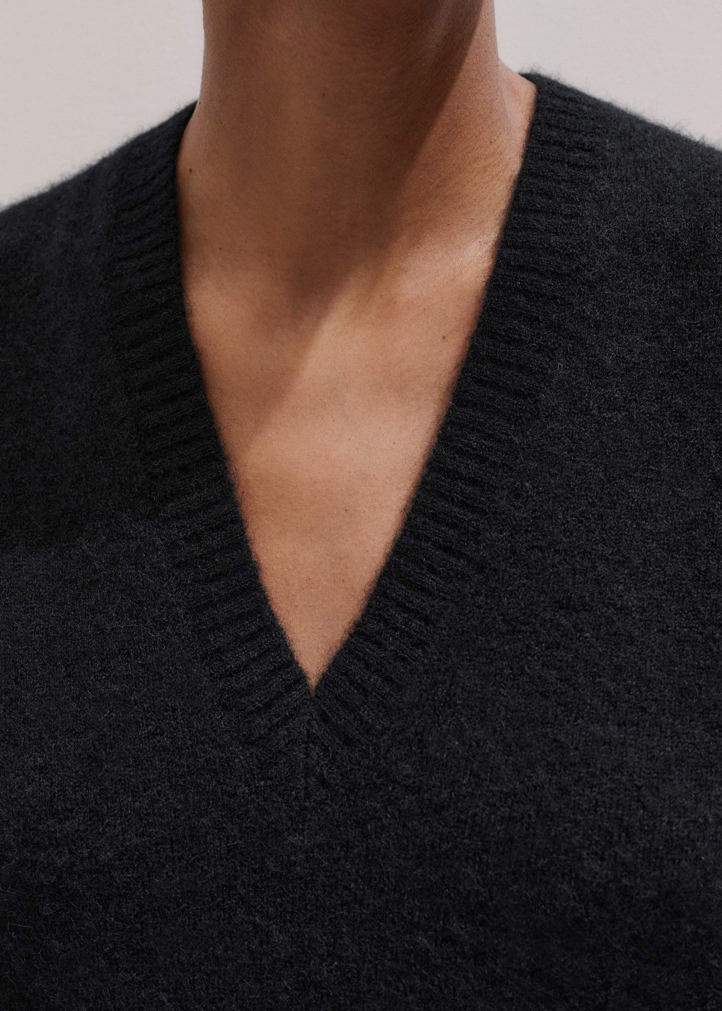 ME and EM Clothing Black V-Neck Straight Knit Vest
