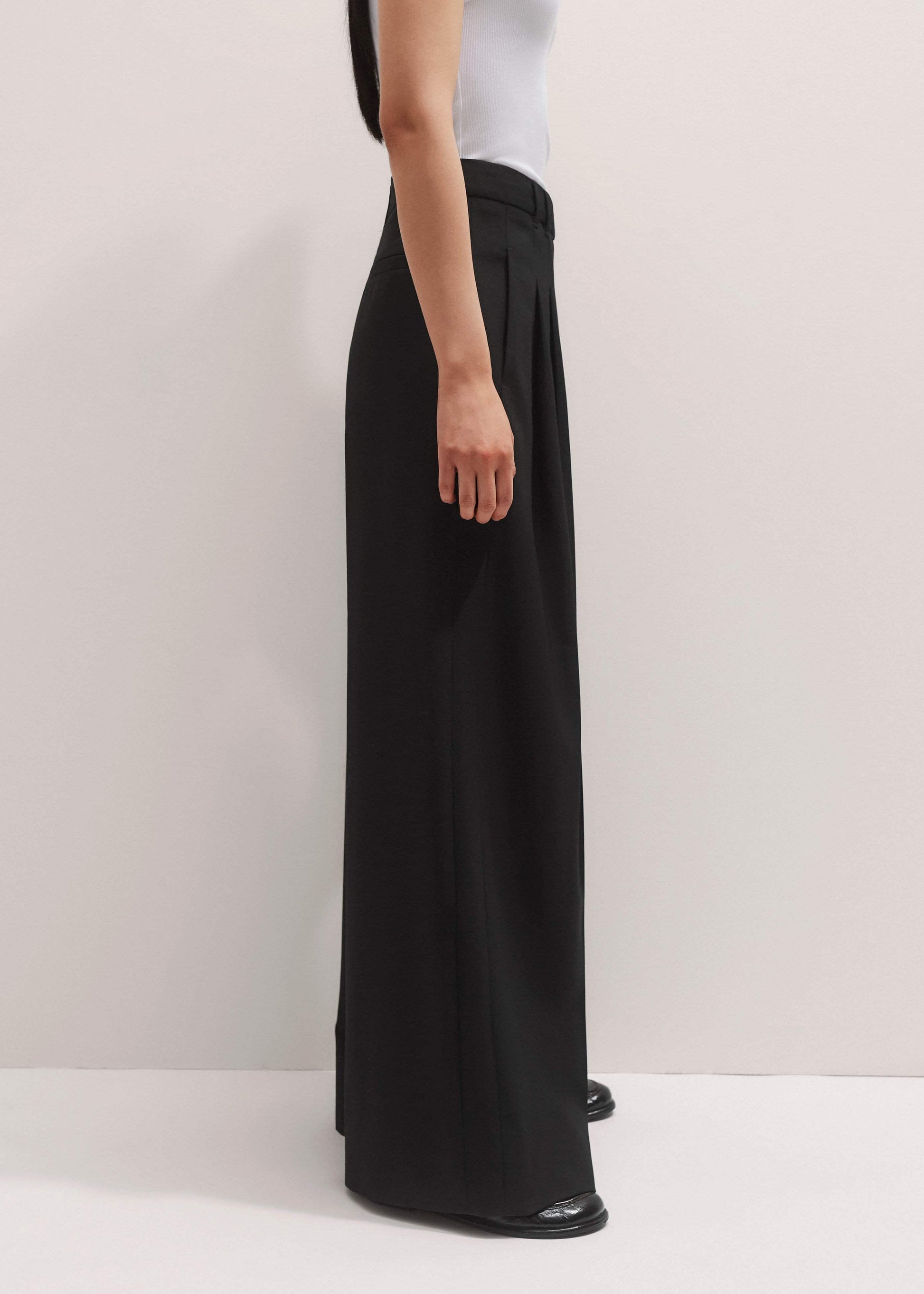 ME and EM Clothing Black Wide-Leg Pleat Pant