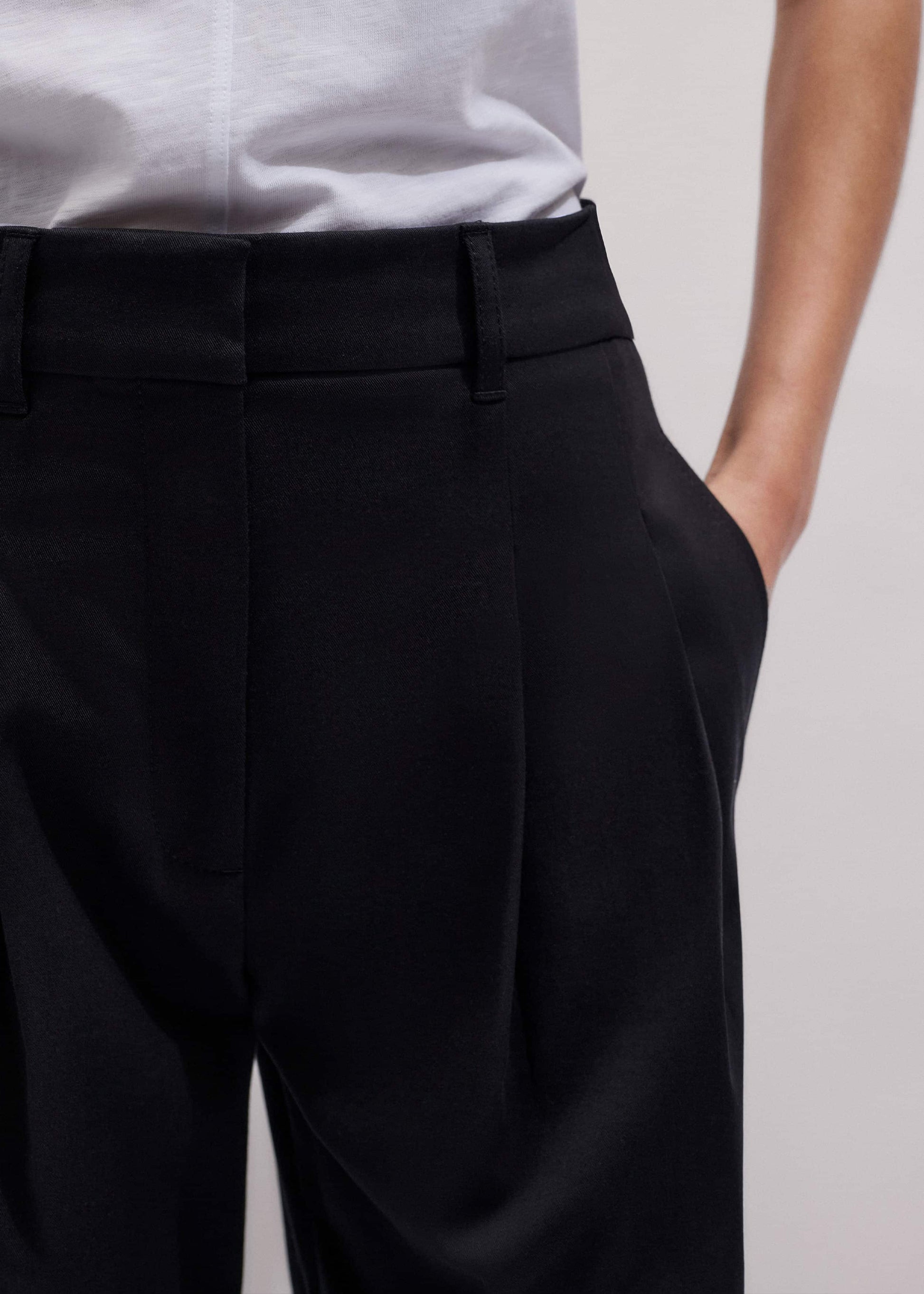 ME and EM Clothing Black Straight Crop Pleat Front Pant
