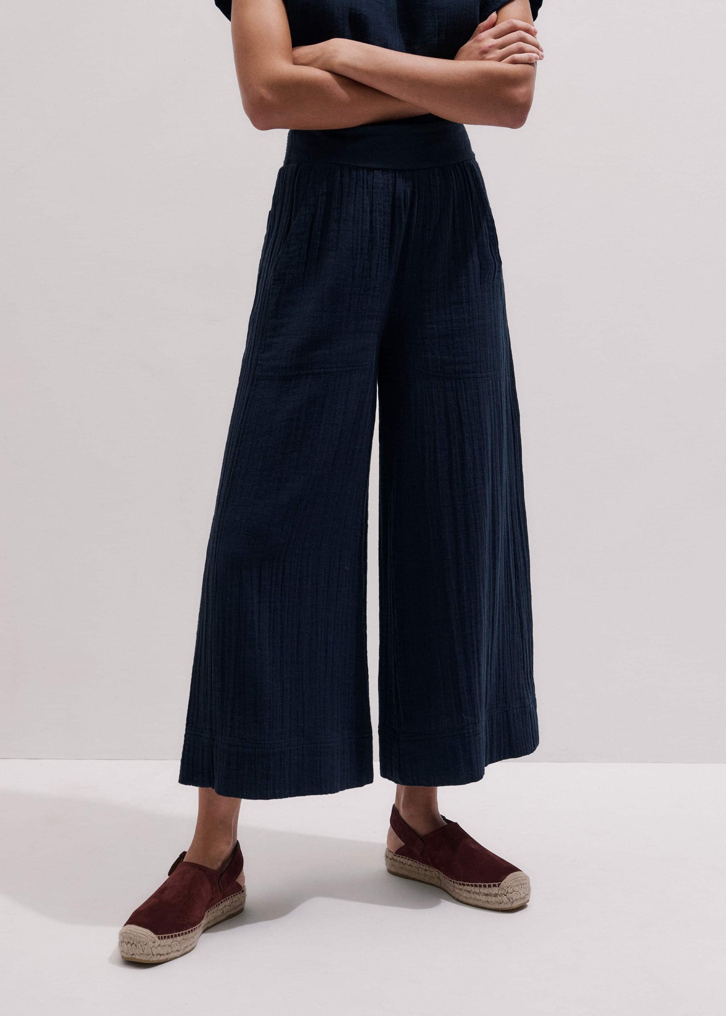 ME and EM Clothing Navy Cheesecloth Cropped Wide-Leg Pant