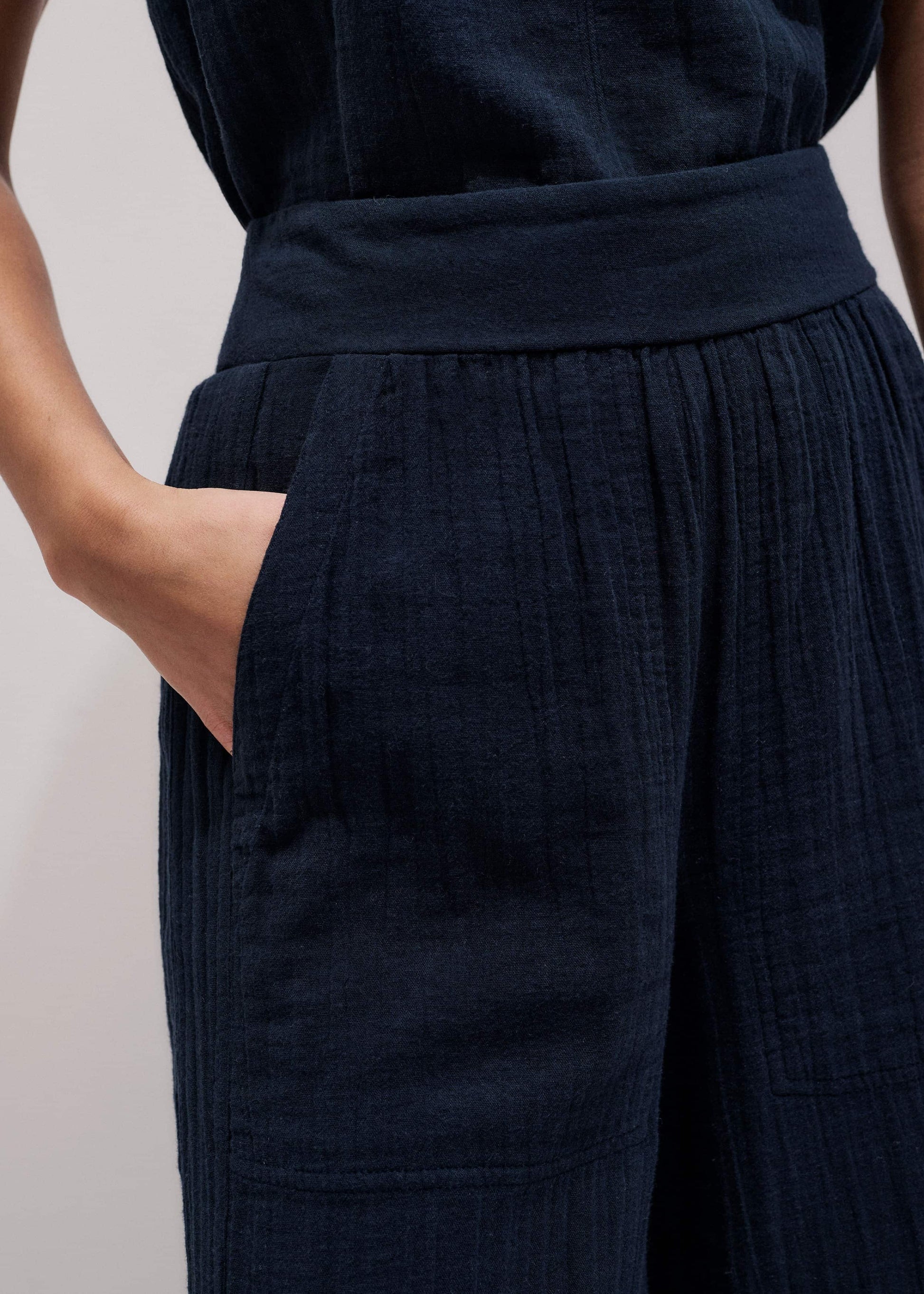 ME and EM Clothing Navy Cheesecloth Cropped Wide-Leg Pant