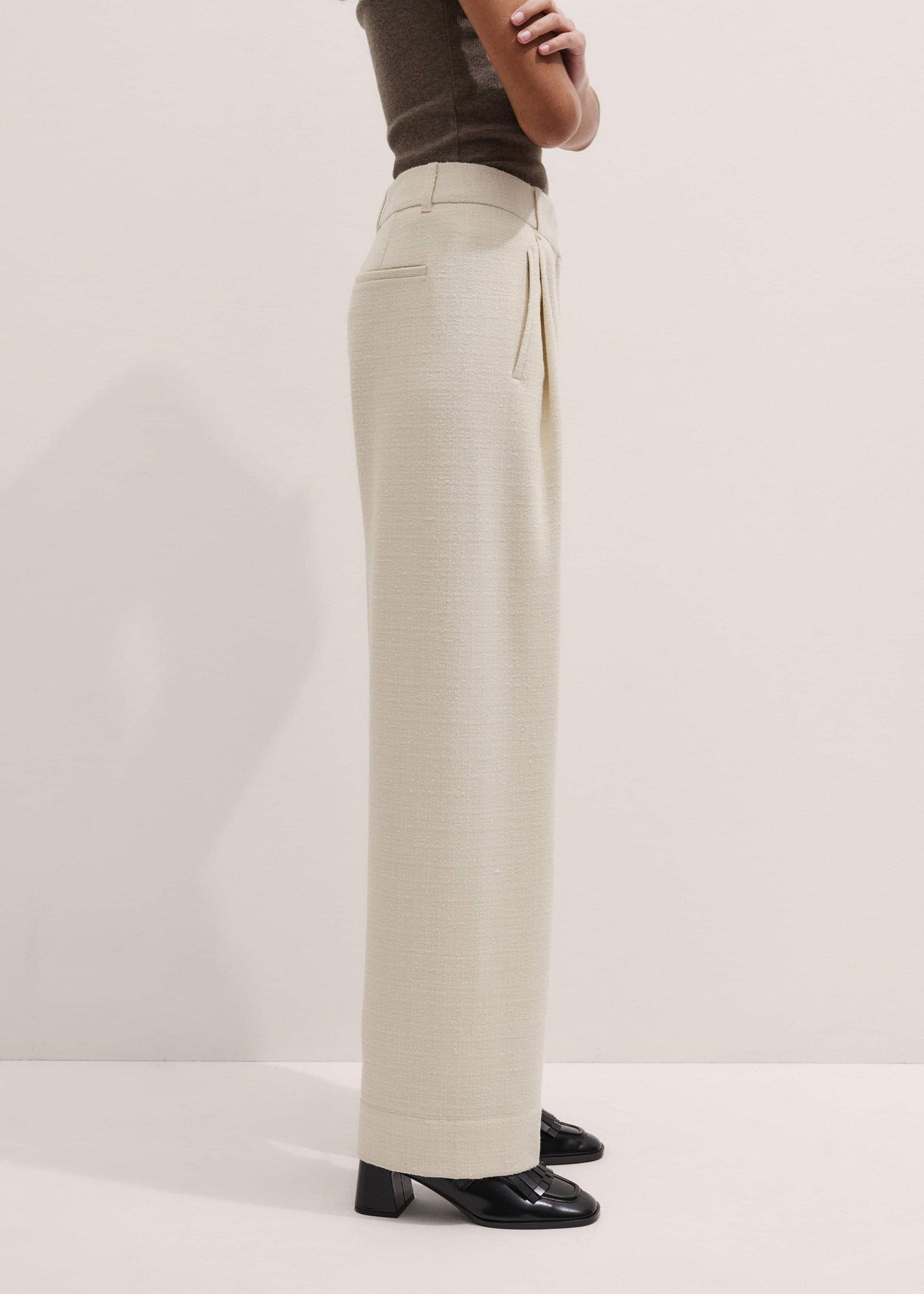 ME and EM Clothing Ivory Clever Tapered Pant