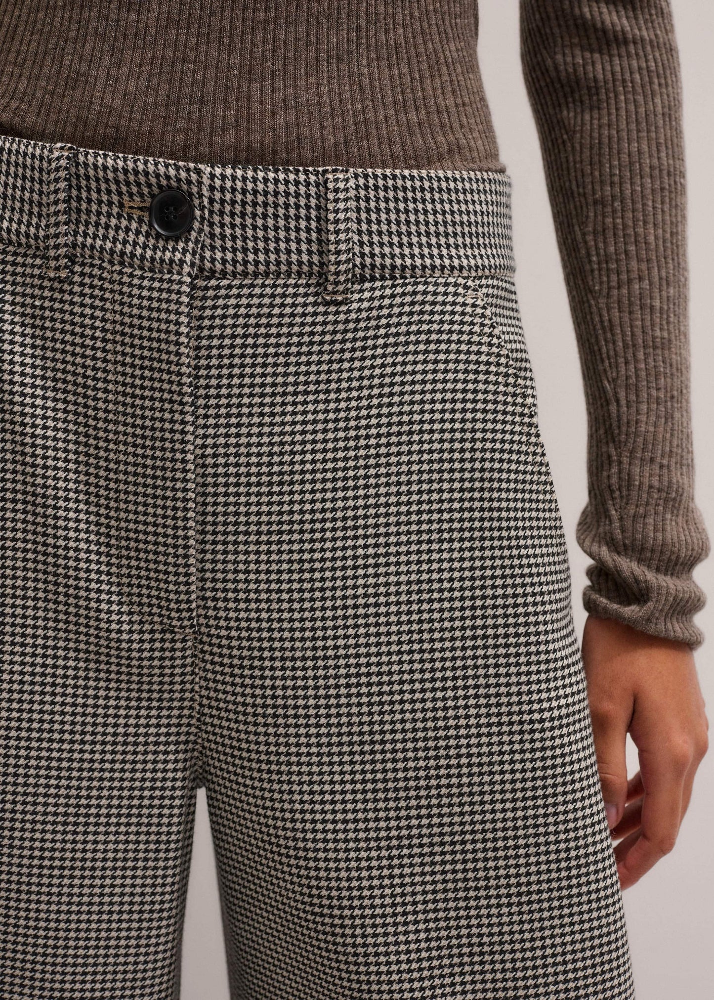 ME and EM Clothing Ivory Houndstooth Extreme Tapered Pant