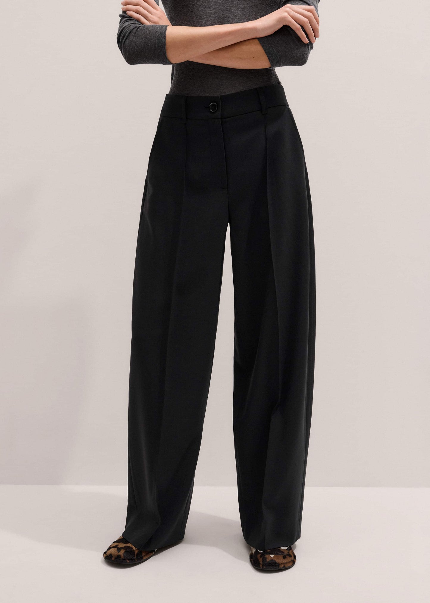 ME and EM Clothing Black Pintuck Taper Pant