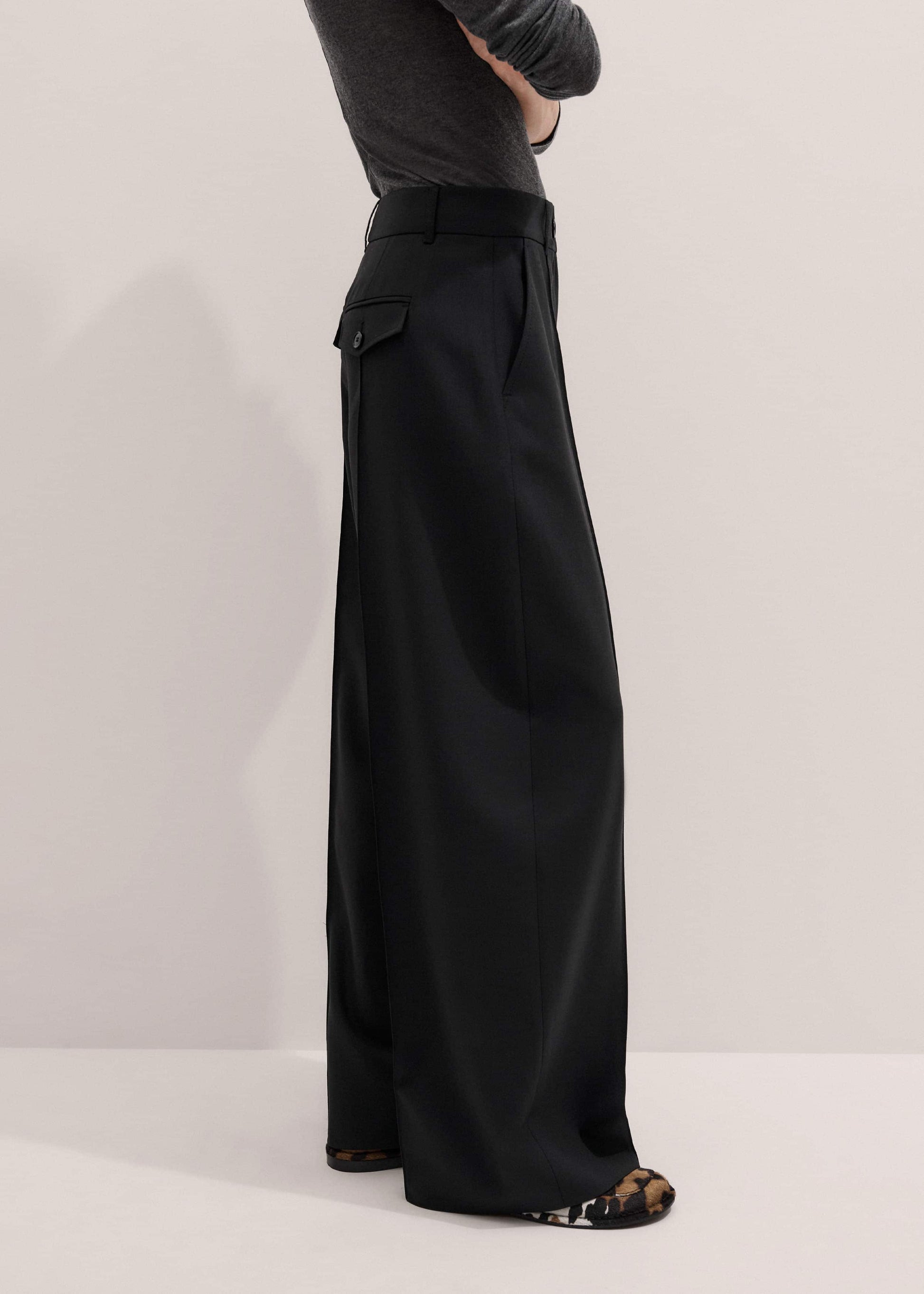 ME and EM Clothing Black Pintuck Taper Pant