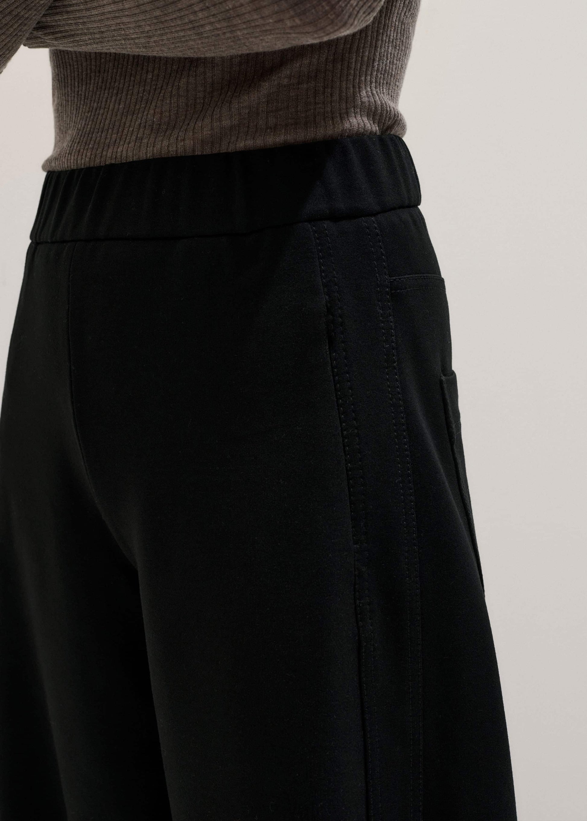 ME and EM Clothing Black Luxe Travel Tailoring Barrel-Leg Pant
