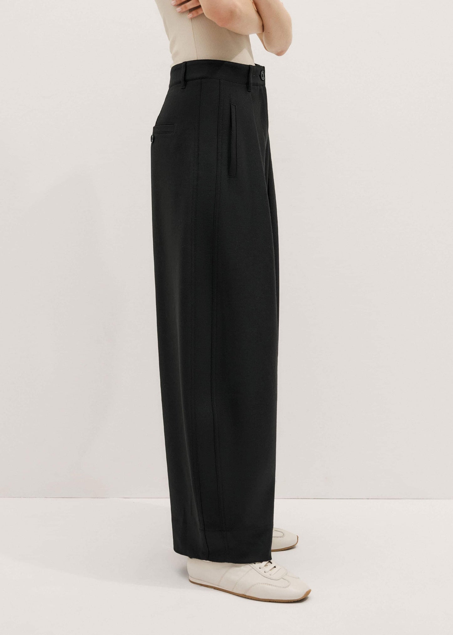 ME and EM Clothing Black Barrel Leg Pant