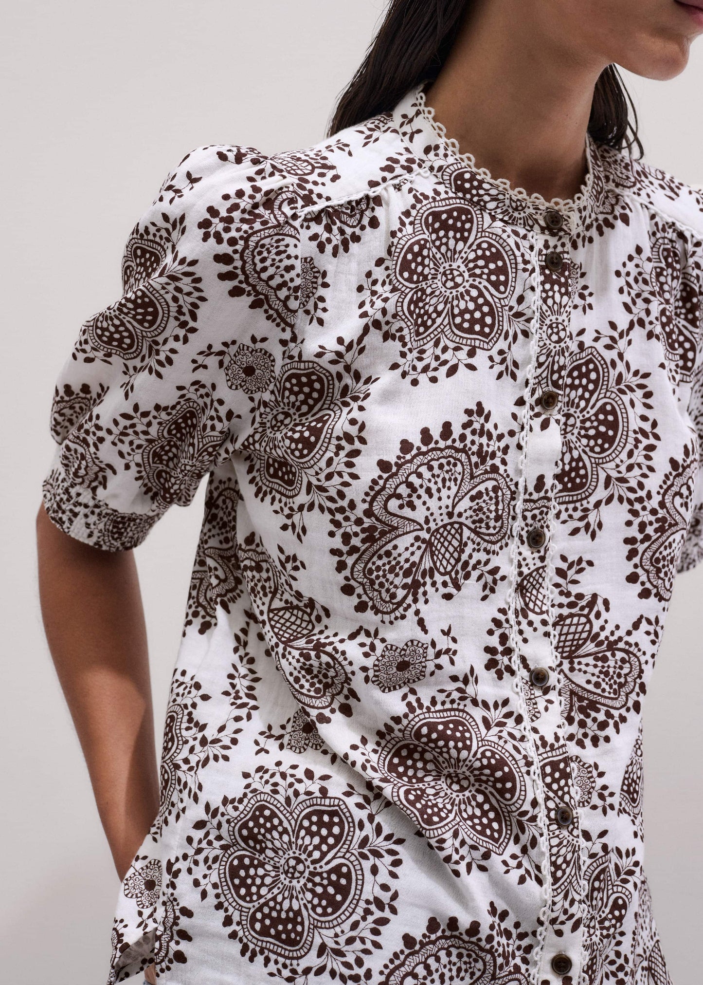 ME and EM Clothing White Cheesecloth In-Full-Bloom Print Straight Blouse