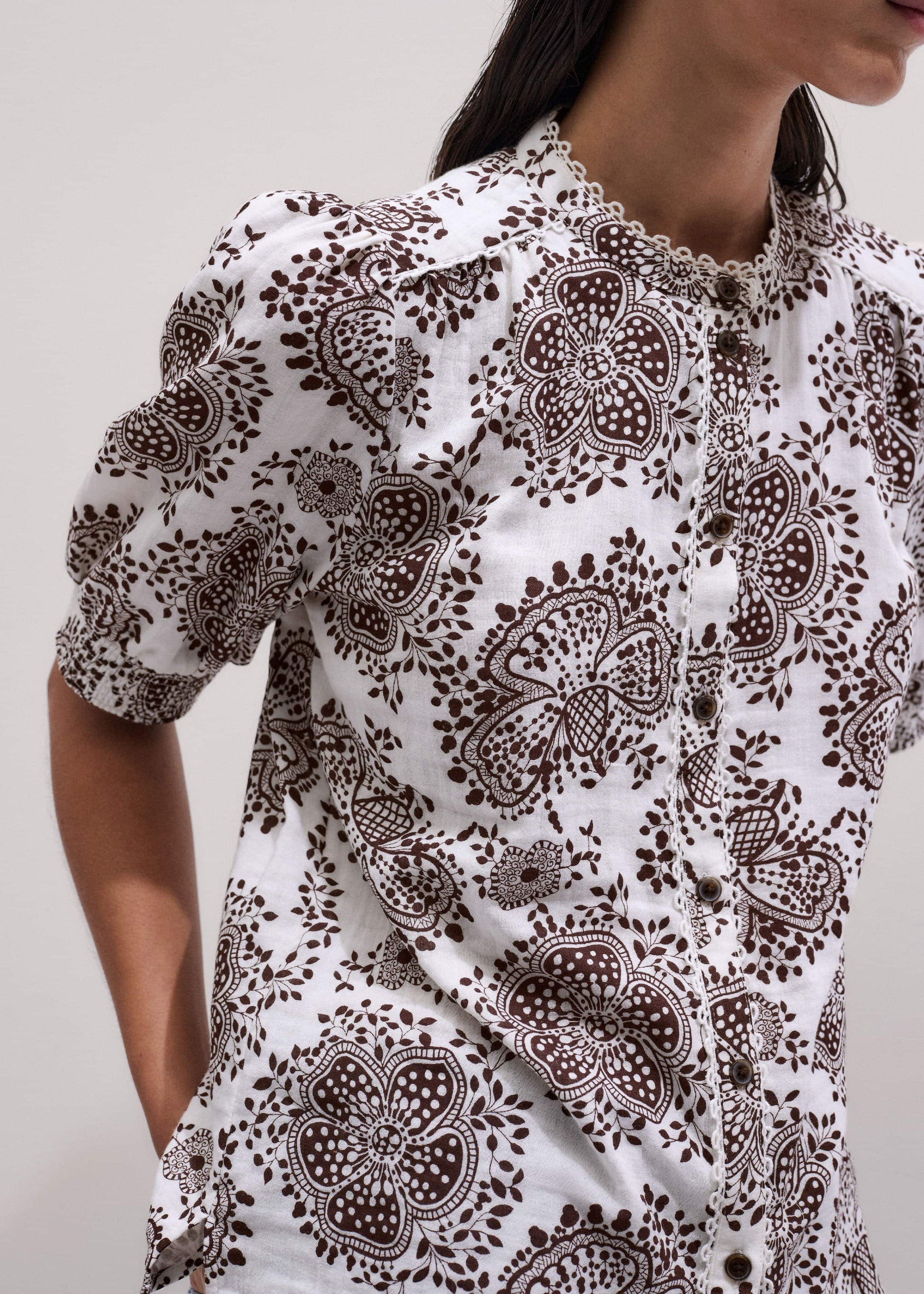 ME and EM Clothing White Cheesecloth In-Full-Bloom Print Straight Blouse