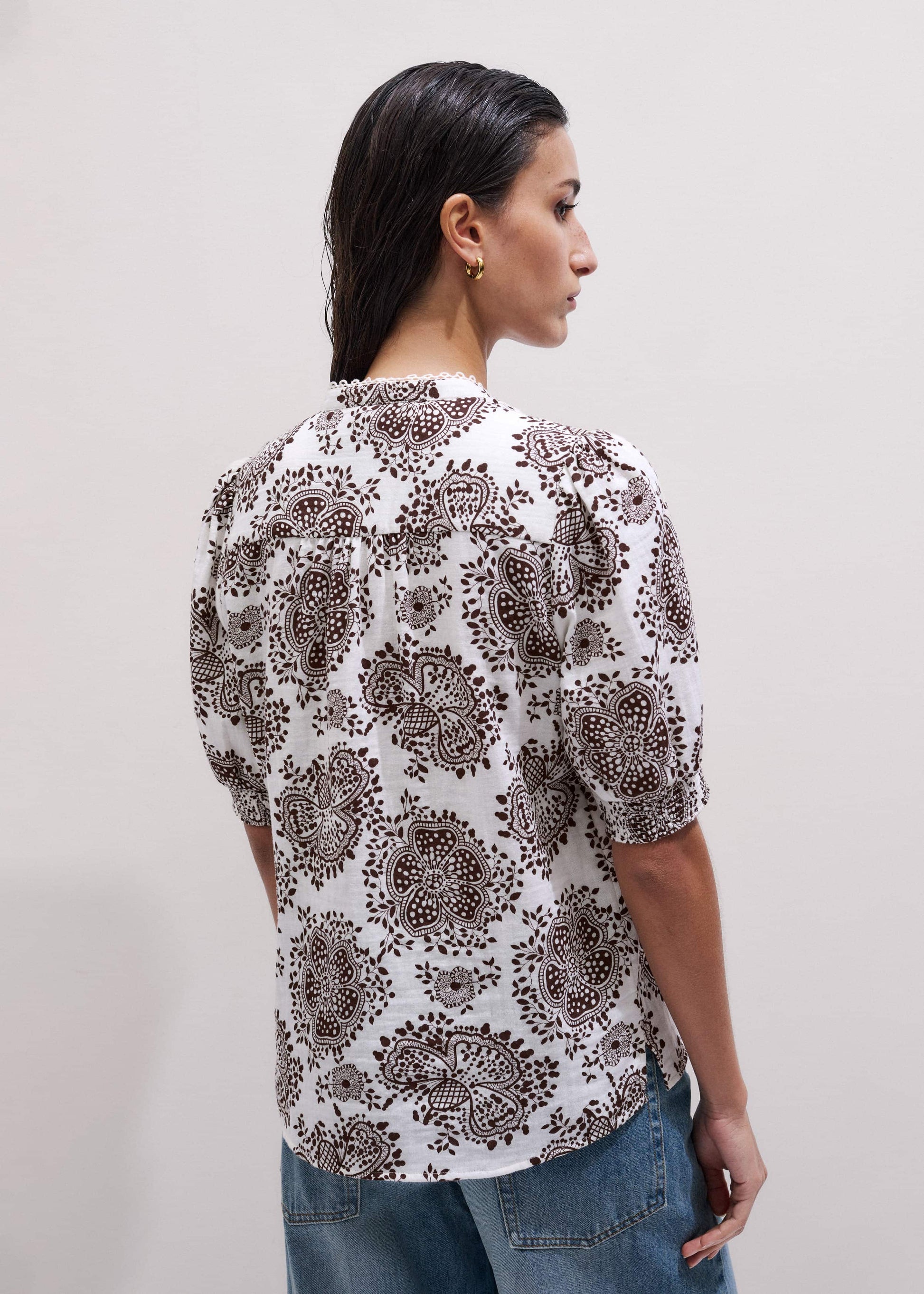 ME and EM Clothing White Cheesecloth In-Full-Bloom Print Straight Blouse