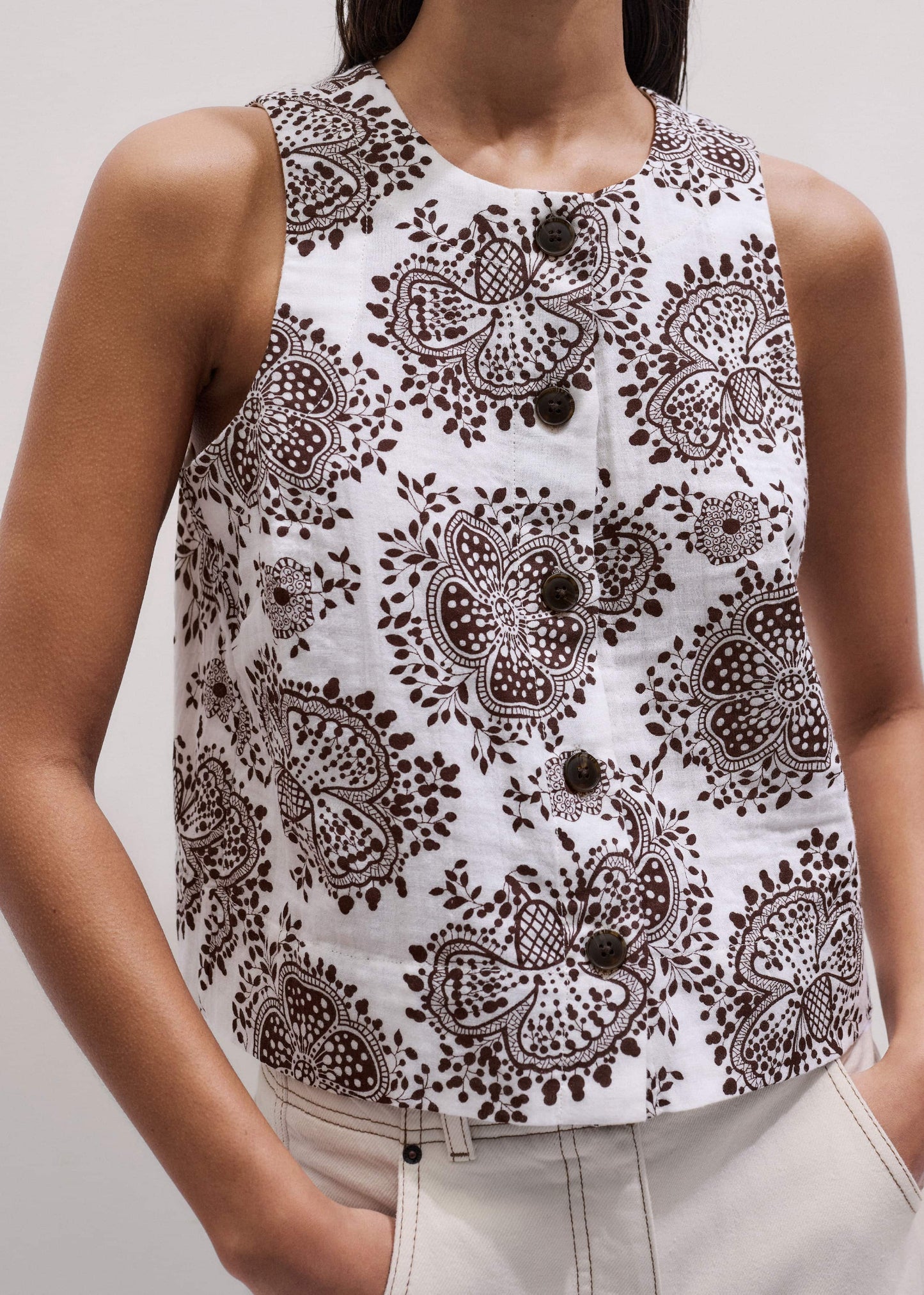 ME and EM Clothing White Cheesecloth Full Bloom Print Short Straight Top