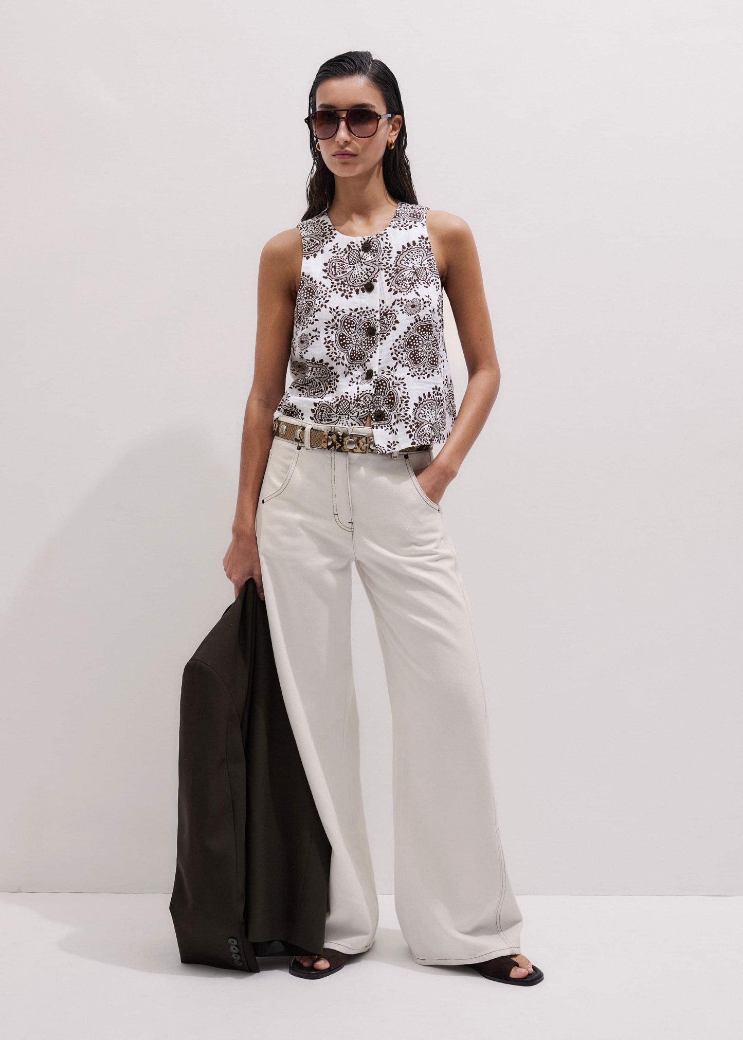 ME and EM Clothing White Cheesecloth Full Bloom Print Short Straight Top