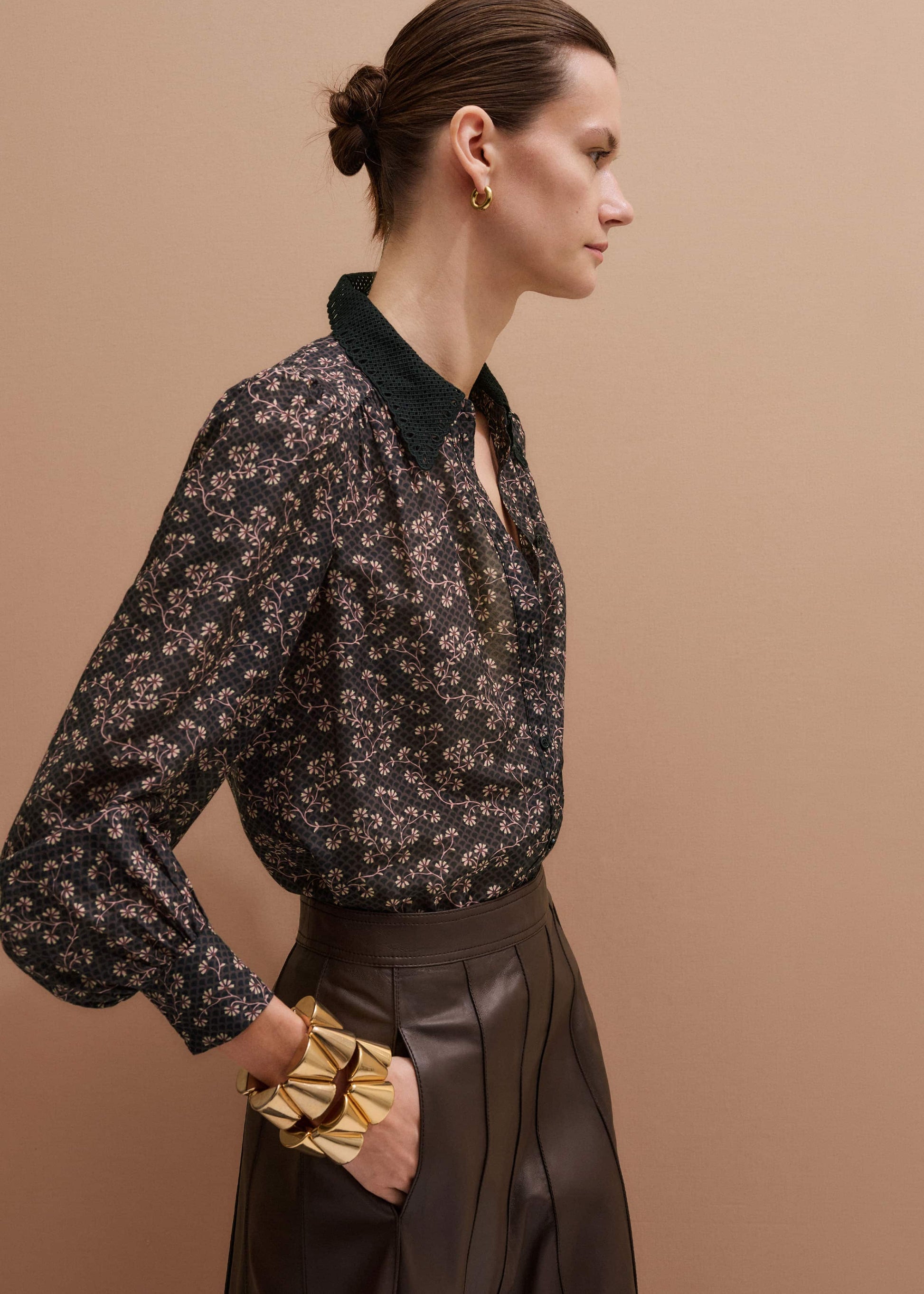 ME and EM Clothing Black Scallop Daisy Print Feature Collar Blouse