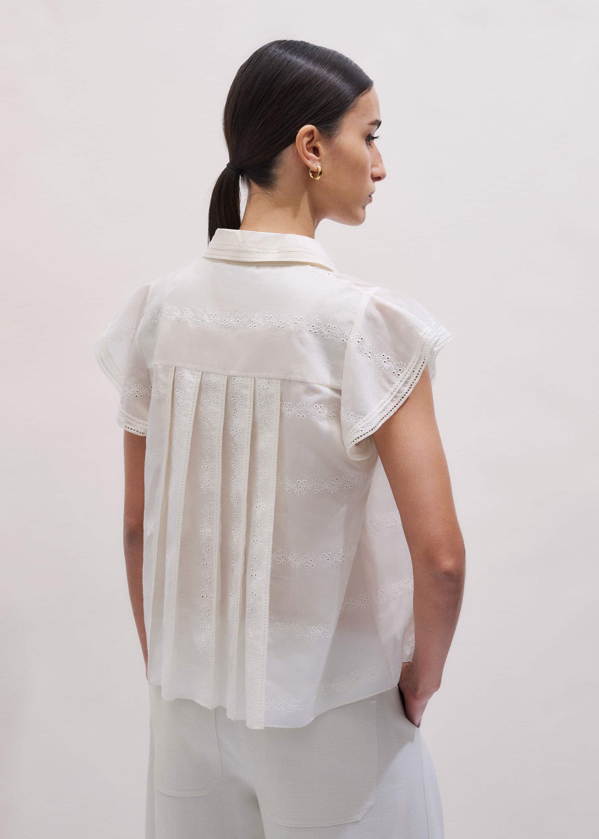 ME and EM Clothing Cream Silk Cotton Embroidery Collar Swing Blouse