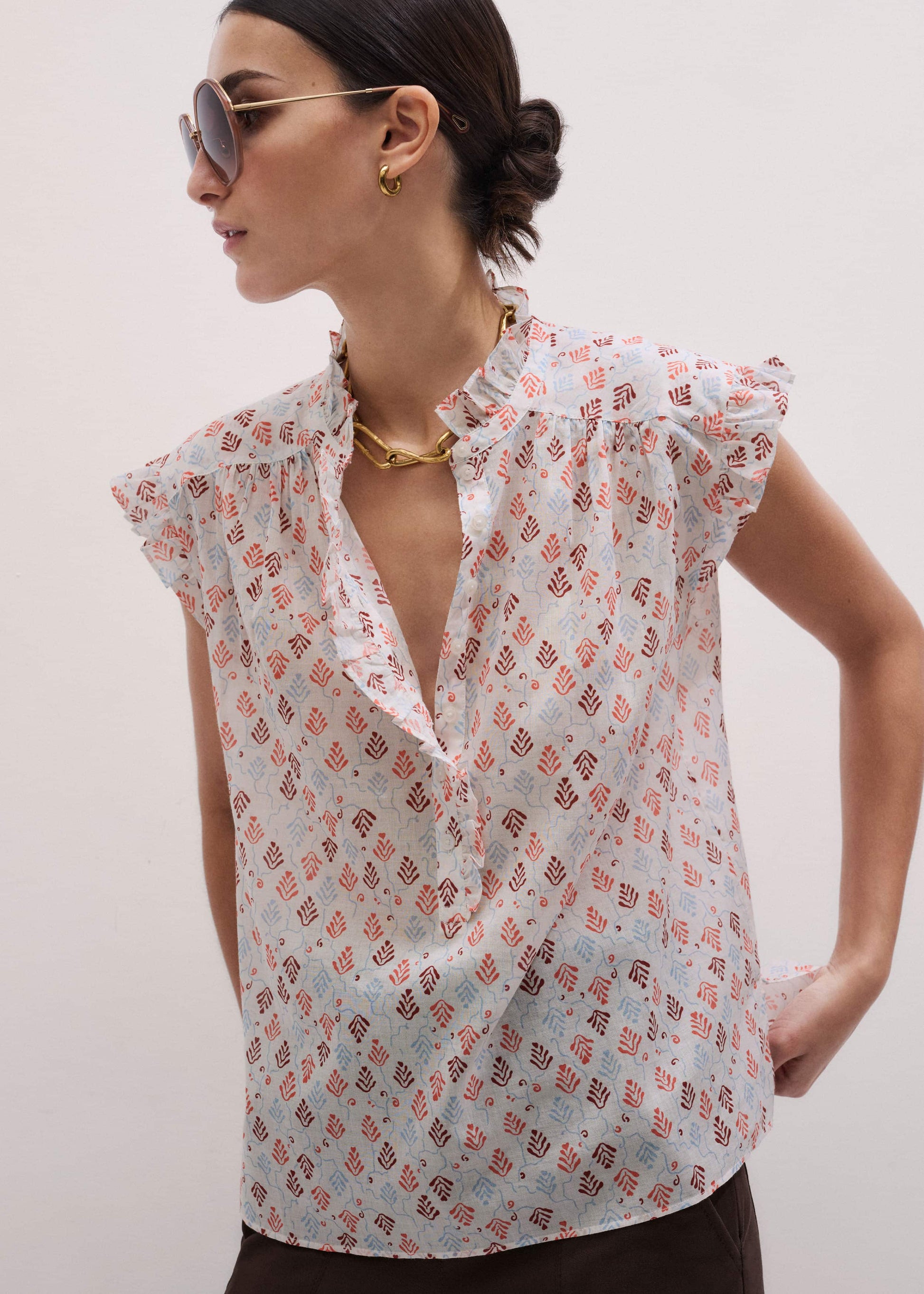 ME and EM Clothing Cream Cap Sleeve Straight Top
