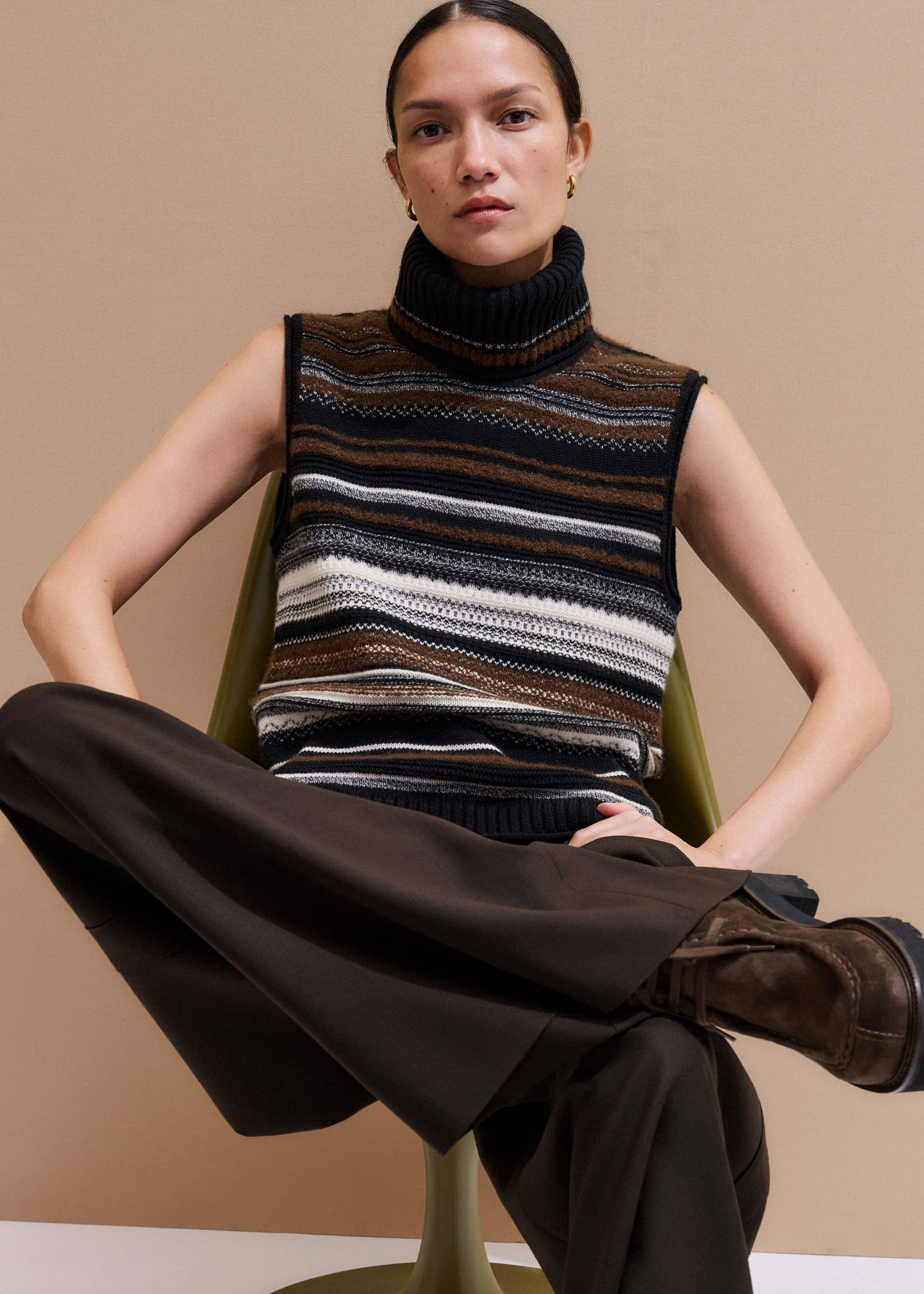 ME and EM Clothing Black Textured Stitch Straight Sweater Vest + Snood
