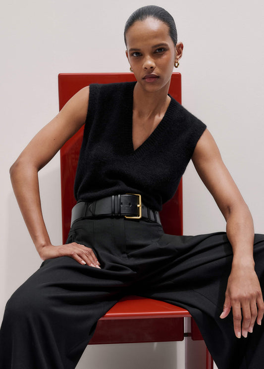 ME and EM Clothing Black V-Neck Straight Knit Vest