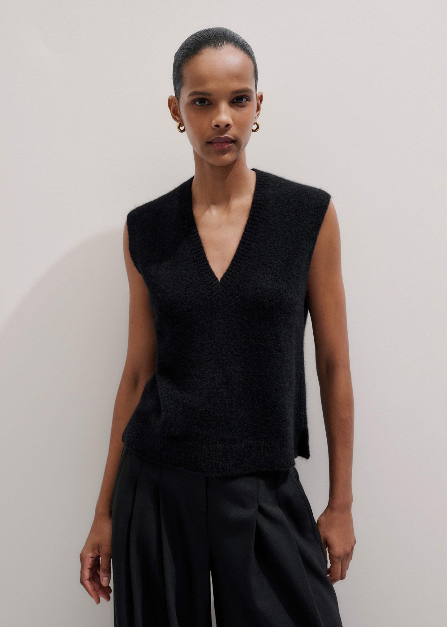 ME and EM Clothing Black V-Neck Straight Knit Vest