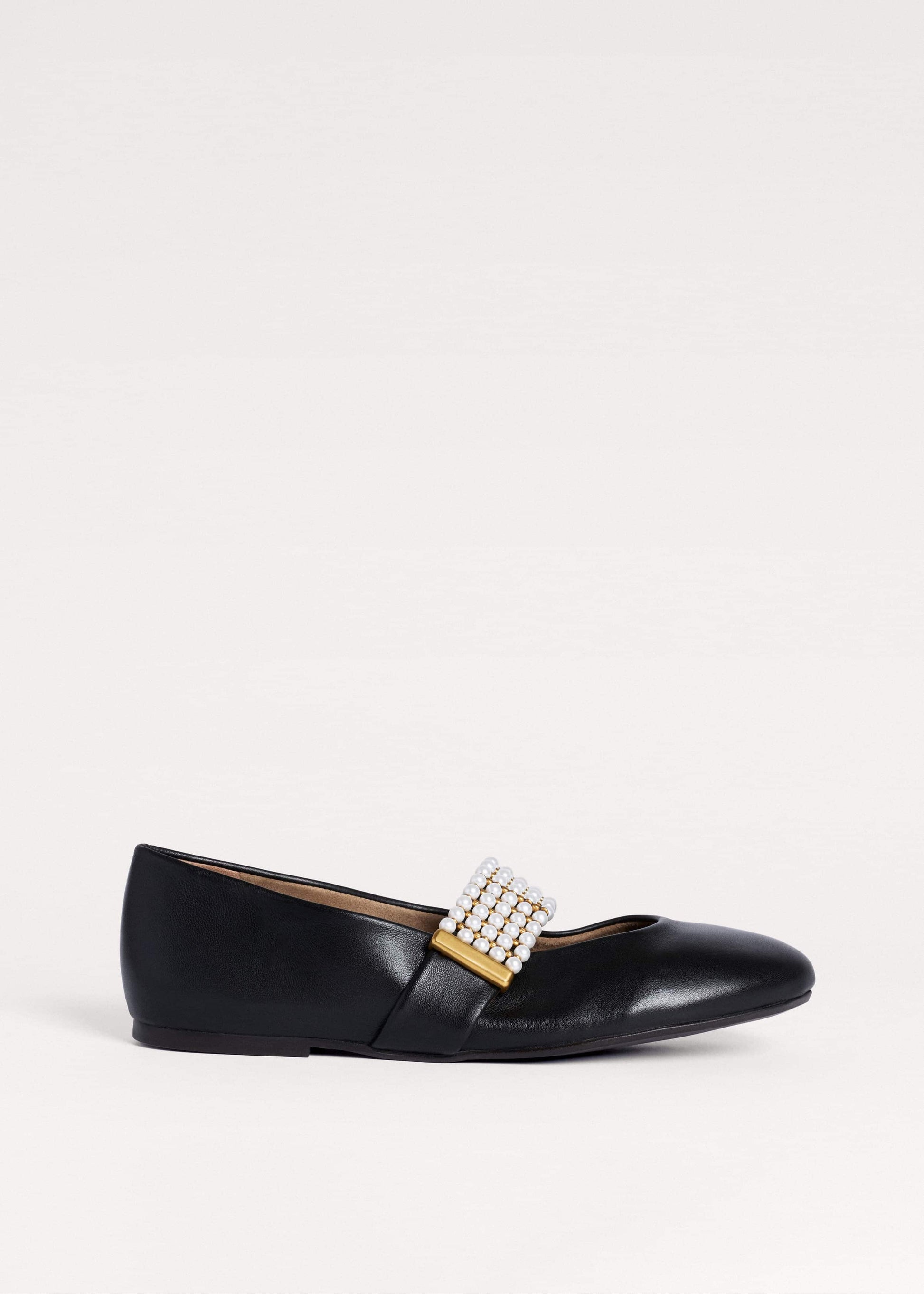ME and EM Clothing|Accessories Black Pearl Trim Round Ballet Flat