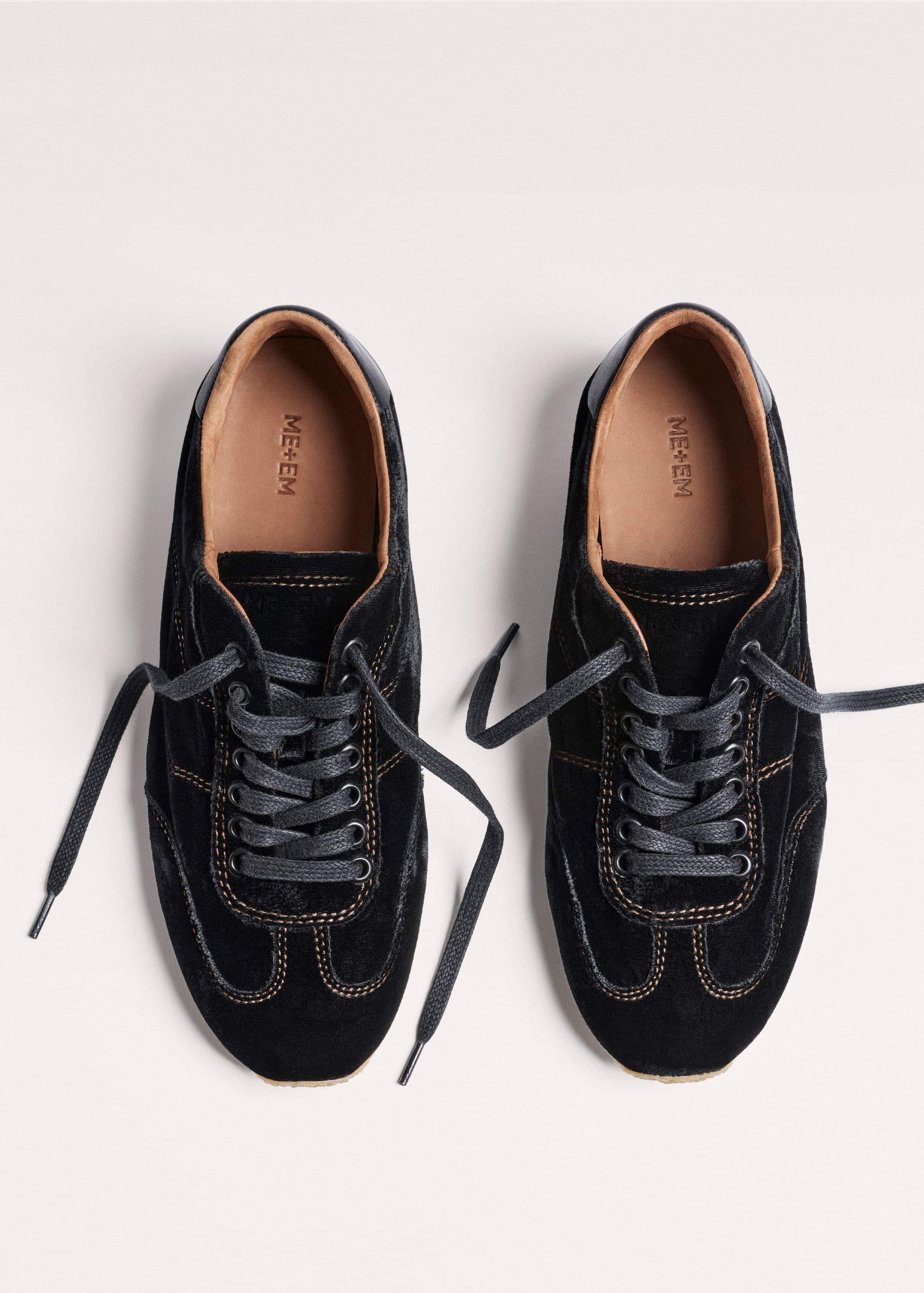 ME and EM Accessories Black Velvet Retro Runner