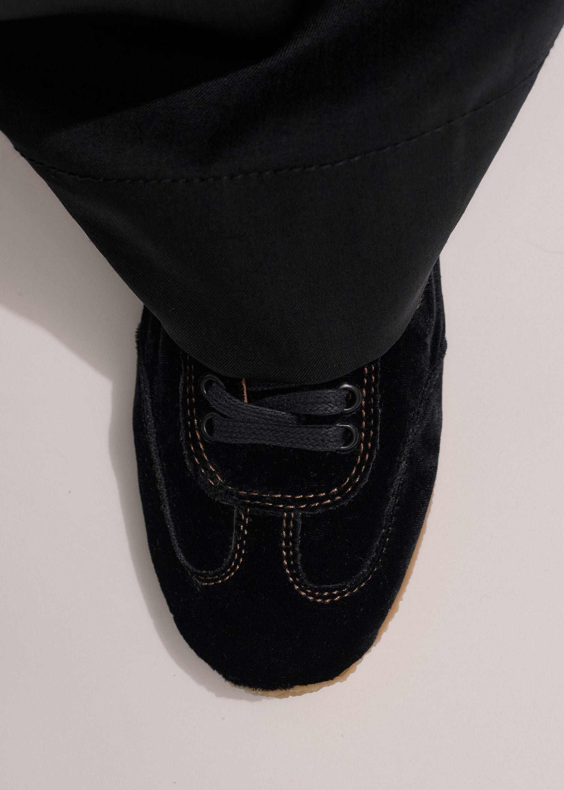 ME and EM Accessories Black Velvet Retro Runner