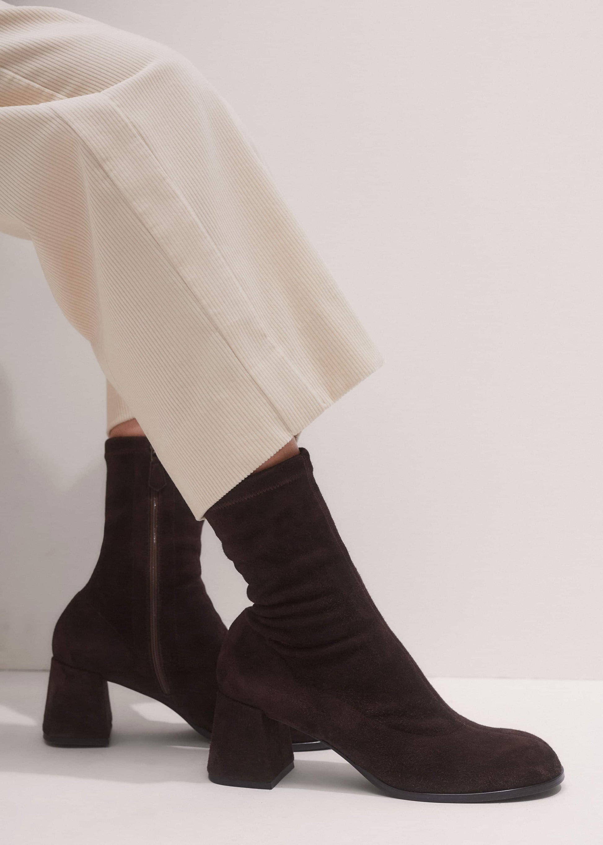 ME and EM Accessories Brown Ankle Stretch Boot