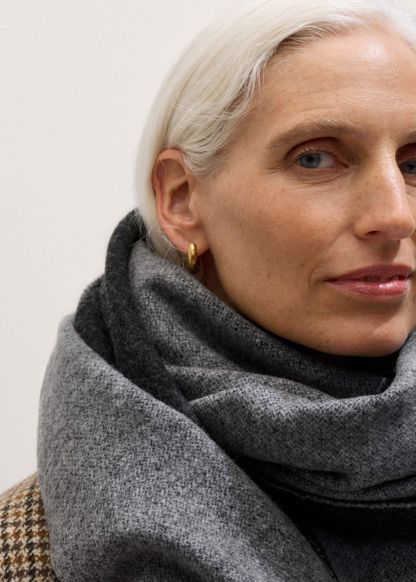 ME and EM Accessories Gray Cashmere Blend Travel Scarf